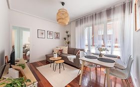 Lovely And Calm - Good Location In The Center Of Bilbao